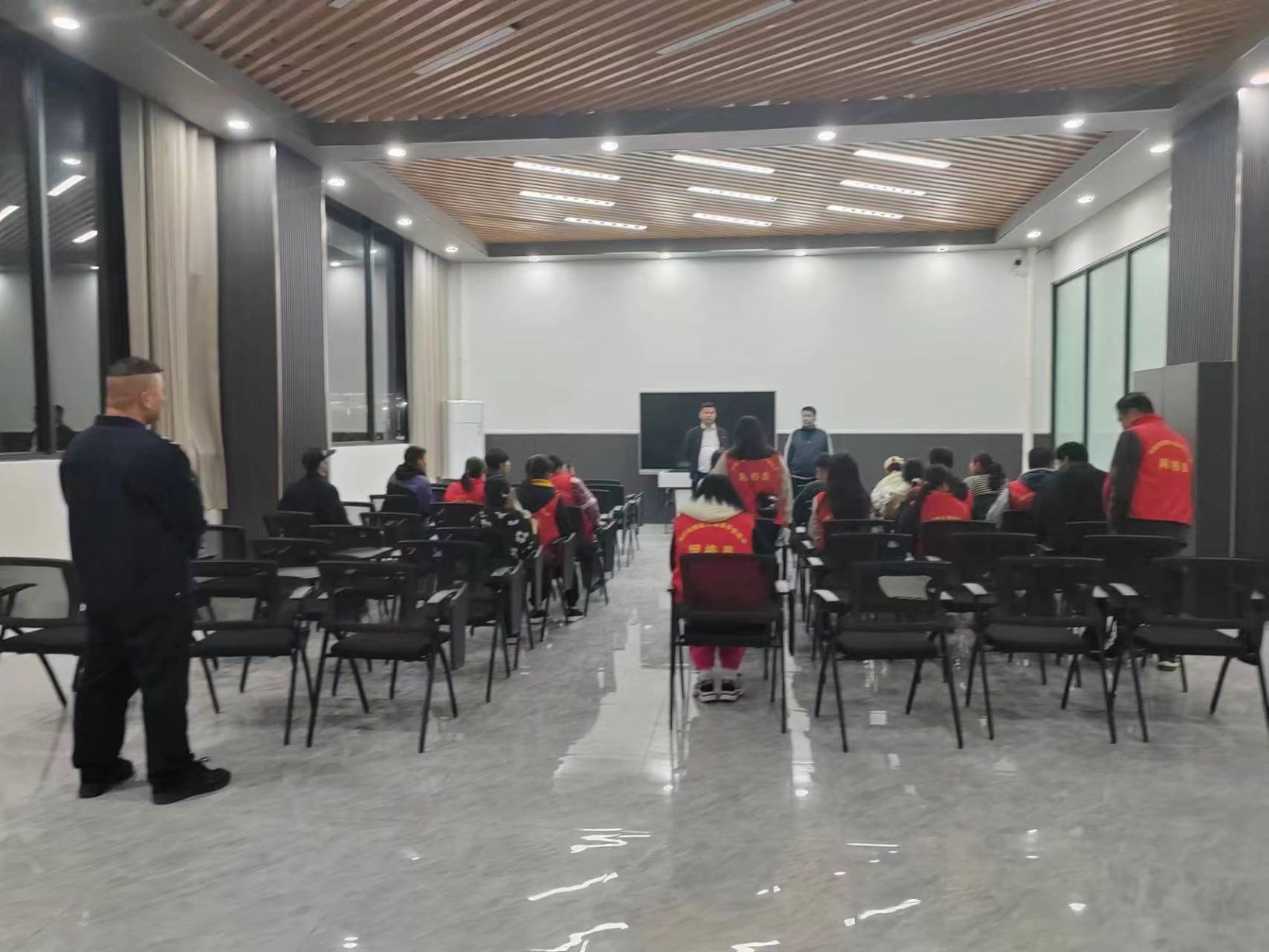 西山镇派出所的同志到我校进行防诈骗工作宣传 丨 乐鱼网页版登录入口-乐鱼(中国)