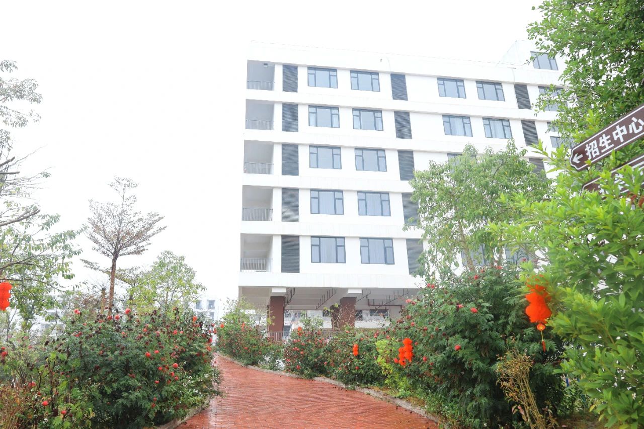 【红领浔州 铸魂育人】春日启新程，逐梦齐努力—乐鱼网页版登录入口-乐鱼(中国)2025年春季期开学